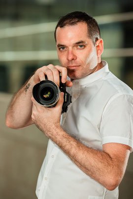 אני צלם לברית, אומרים שטוב ואפילו מאוד - אך לא קוסם