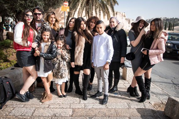 המפגש הראשון בשאר האשפות | צילום בר מצווה בכותל