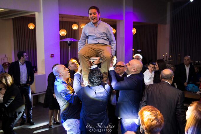 מחפשים ברכה לבר מצווה ועליה לתורה? קבלו מגוון ברכות מקוריות ומיוחדות שיתאימו לכל אחד