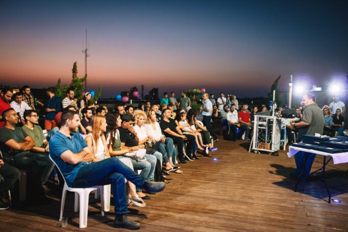 צילום אירוע חברת מטריקס – הענקת תעודות על גג הבניין בהרצליה