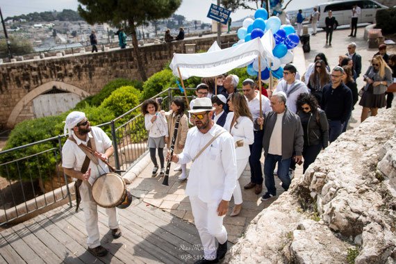 תהלוכה מוזיקאלית בכותל