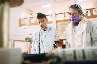 ובר מצווה שצולם בבית כנסת