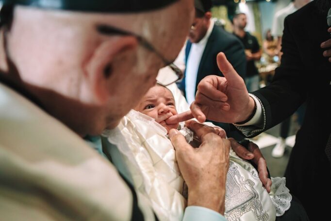 מבעד לעדשה בברית המילה - המרכז לצילום אומנותי