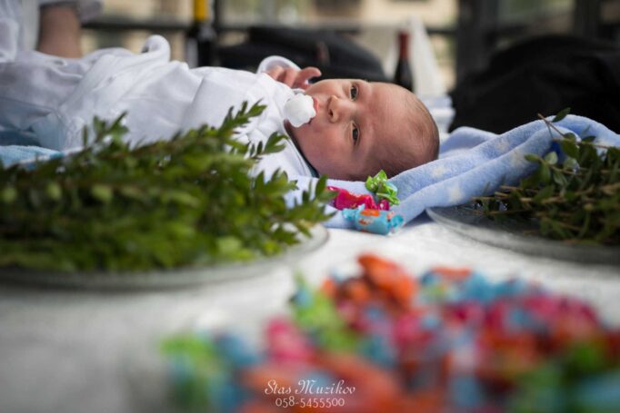 המלצרים המפריעים – תופעה מעצבנת