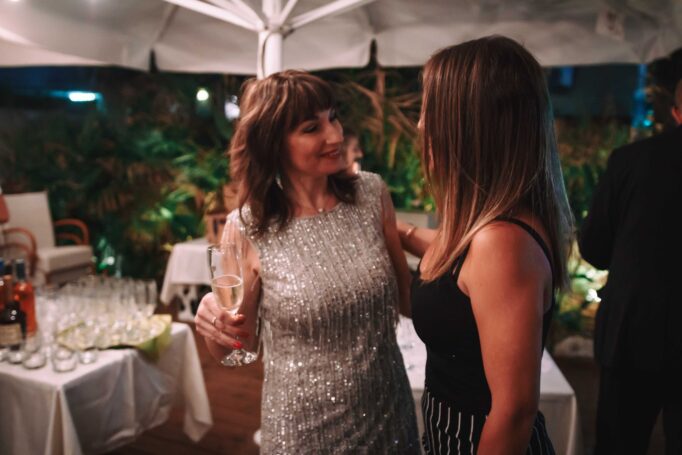 כמה כיף שנפגשנו - צילום מסיבה במסעדה