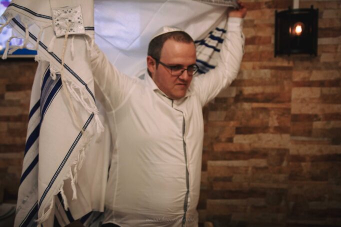 צילום ברית מילה בבית כנסת באווירה יהודית