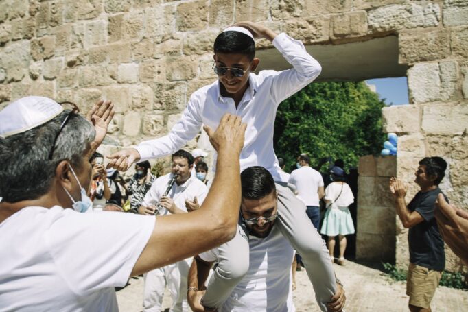 חגיגת התבגרות - לאחר עליה לתורה בכותל