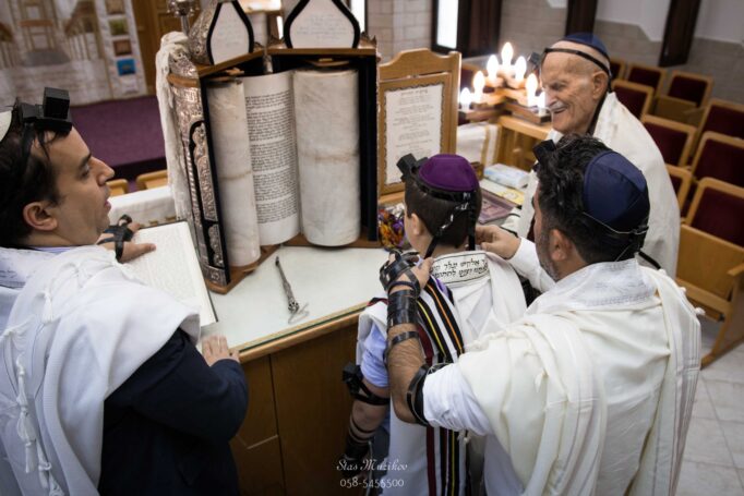צילום קריאה בתורה-בר מצווה ועליה לתורה