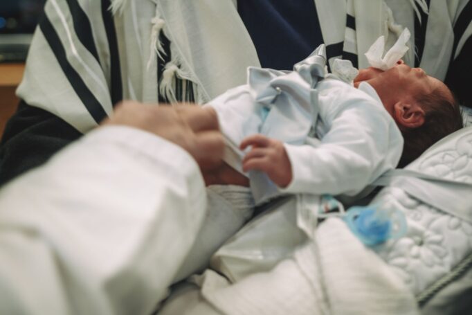 רגע תוך כדי - ברית המילה במסעדה