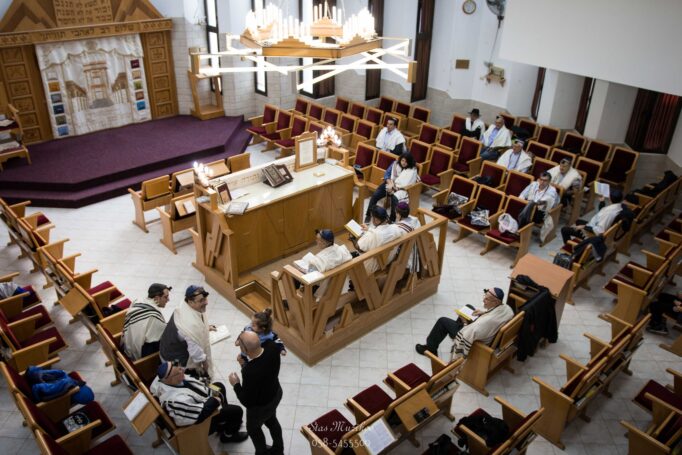 צילומי בר מצווה בבית כנסת הגדול